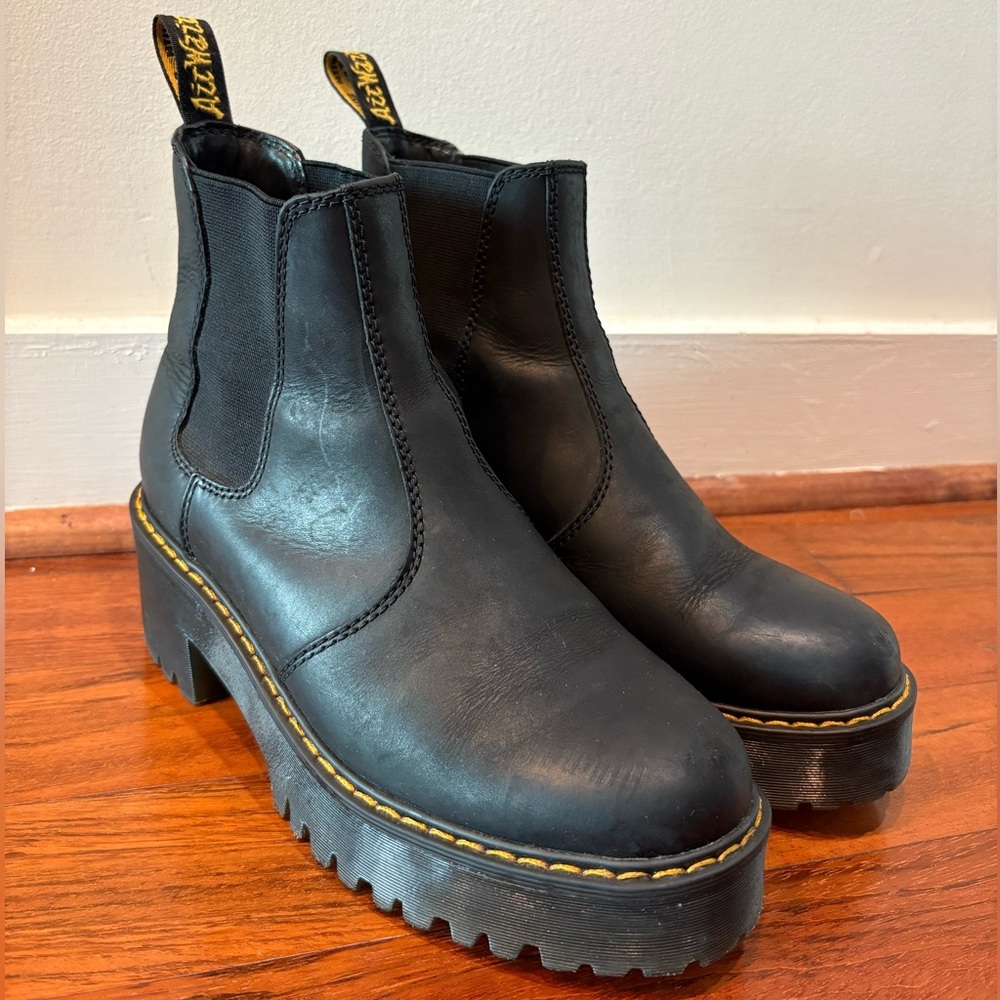 Dr. Martens Women’s Rometty Wyoming Leather Platform Chelsea Boot - Picture 2 of 6